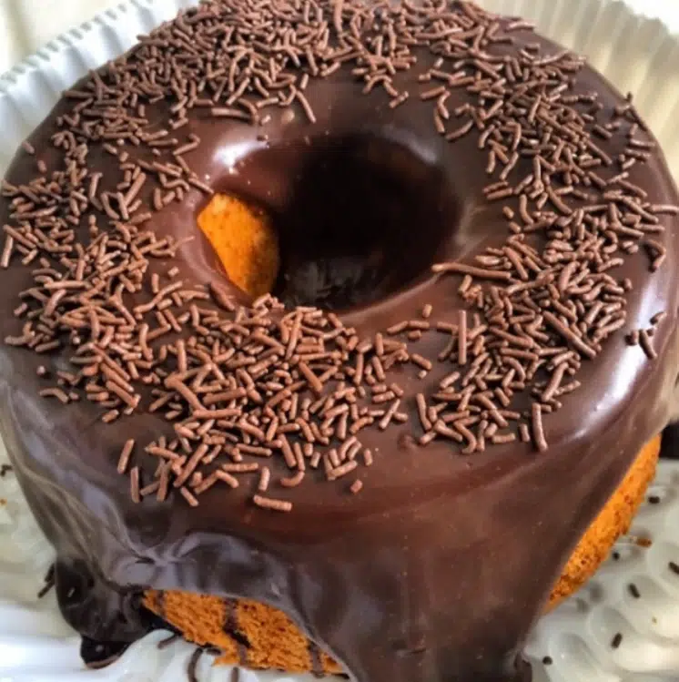 Bolo com Cobertura de Chocolate