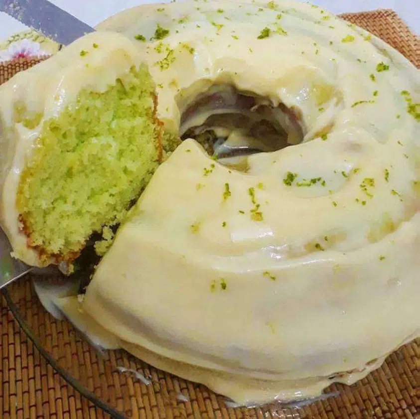 Bolo de Limão com Cobertura