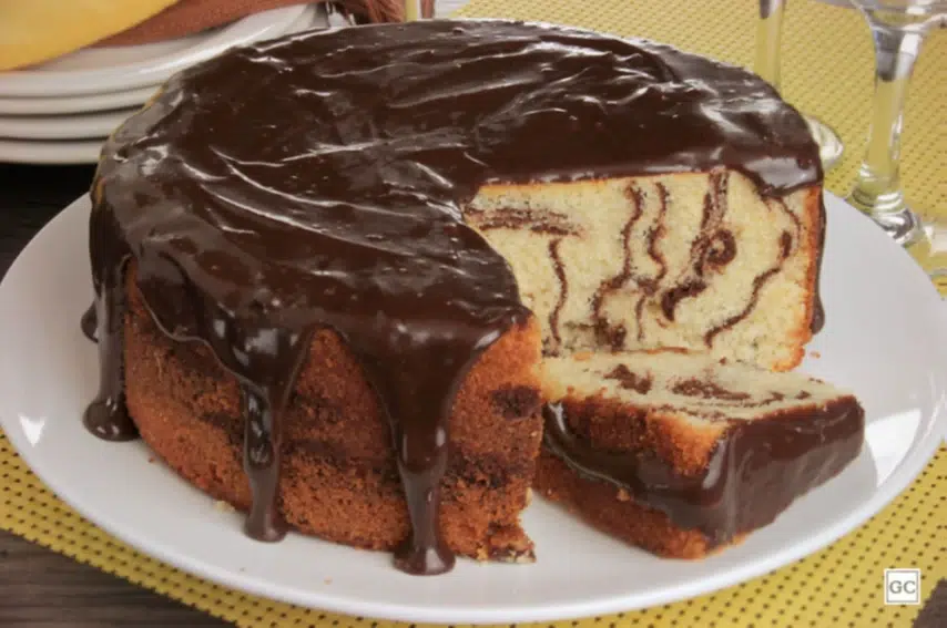 Bolo Zebra com Cobertura de Chocolate